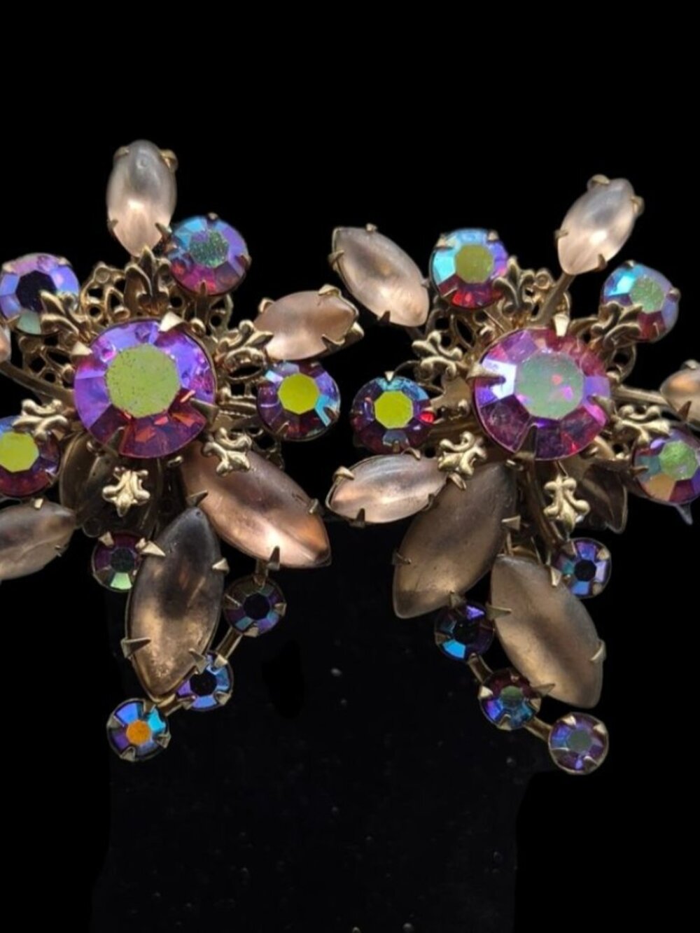 VTG Judy Lee Givre Glass Rhinestone Clip On Earrings Purple Aurora Borealis 50s